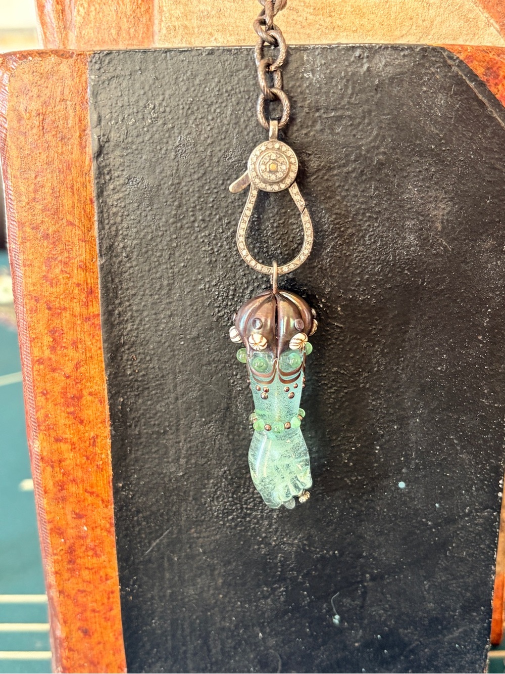 Vintage-Style Handmade Glow in the dark Glass Pendant Mano Fico